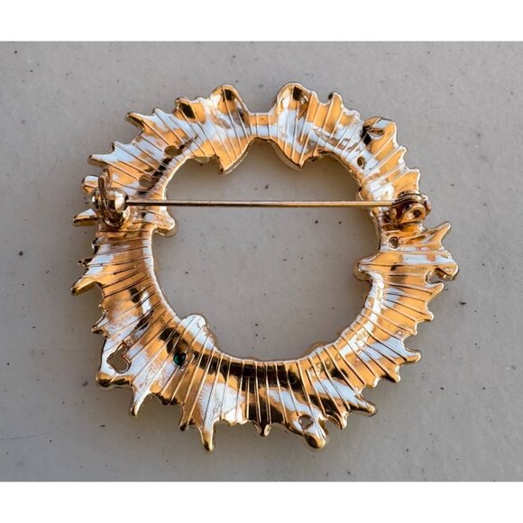 Vintage Gold-Tone Christmas Wreath Brooch ts - Picture 4 of 4